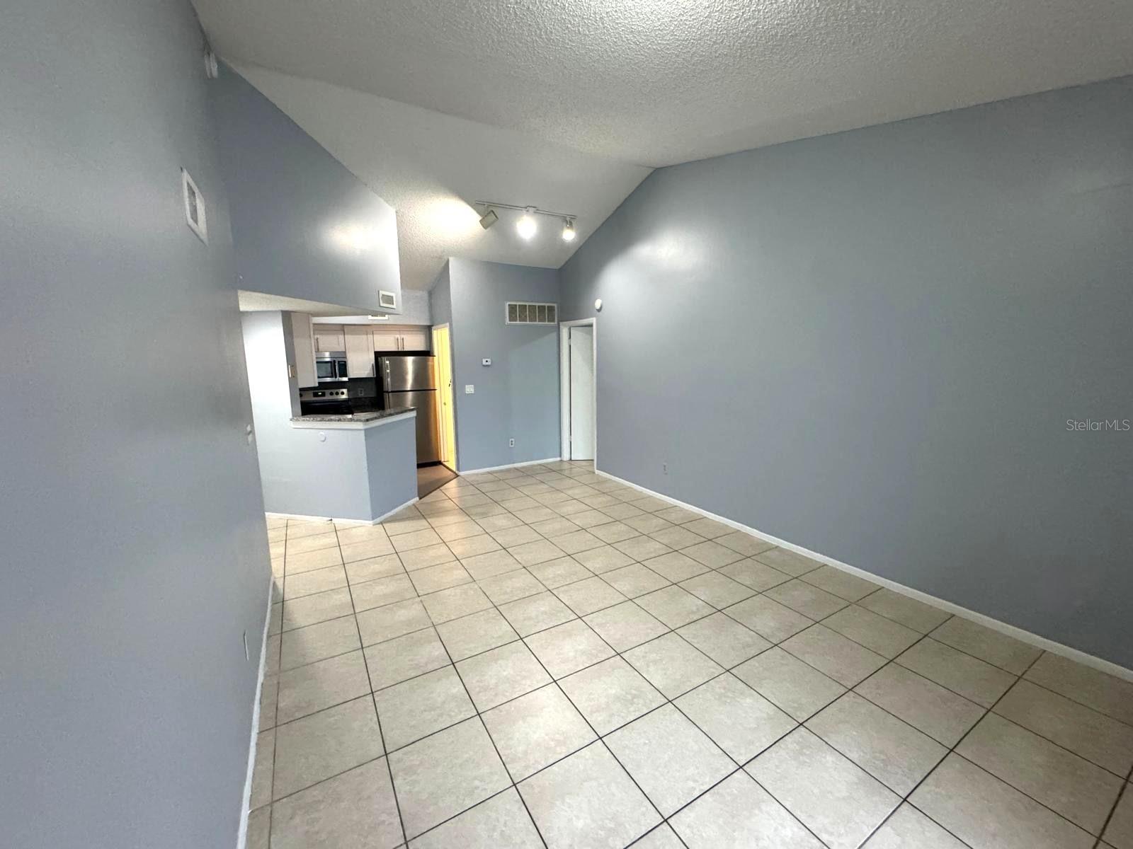 Image 5 of 21 For 1924 Lake Atriums Circle 56