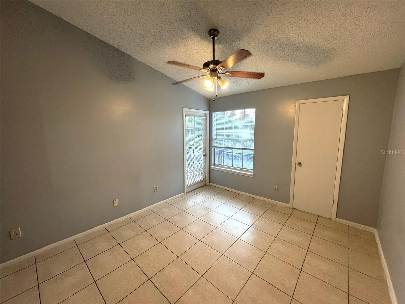 Image 7 of 21 For 1924 Lake Atriums Circle 56