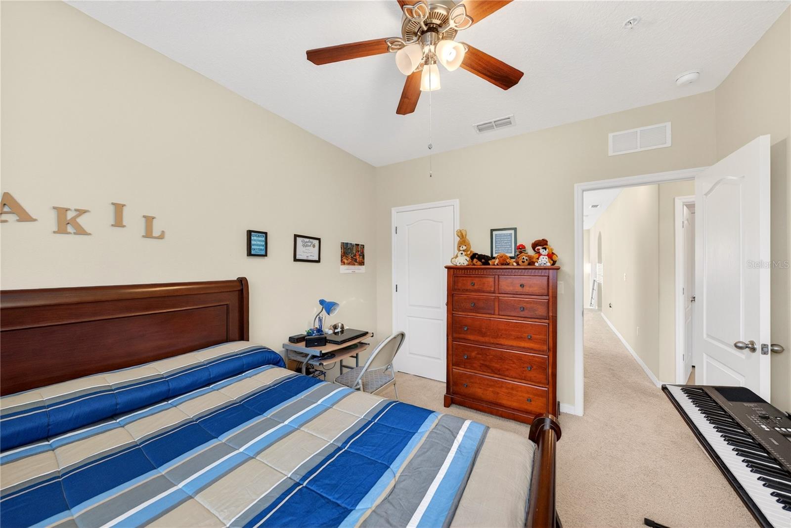 Image 25 of 44 For 2502 Seven Oaks Dr