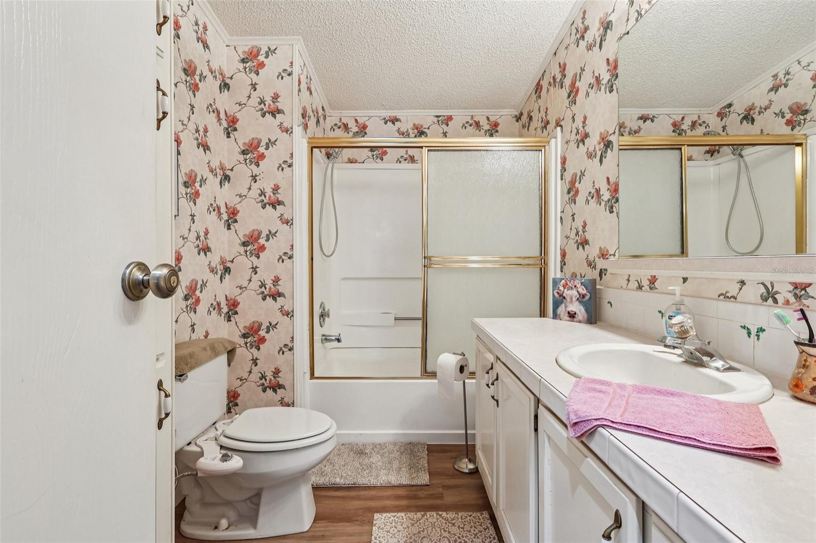 Image 17 of 38 For 176 Florence Boulevard