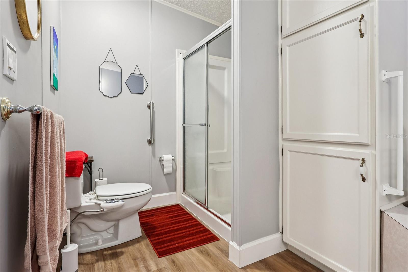 Image 19 of 38 For 176 Florence Boulevard