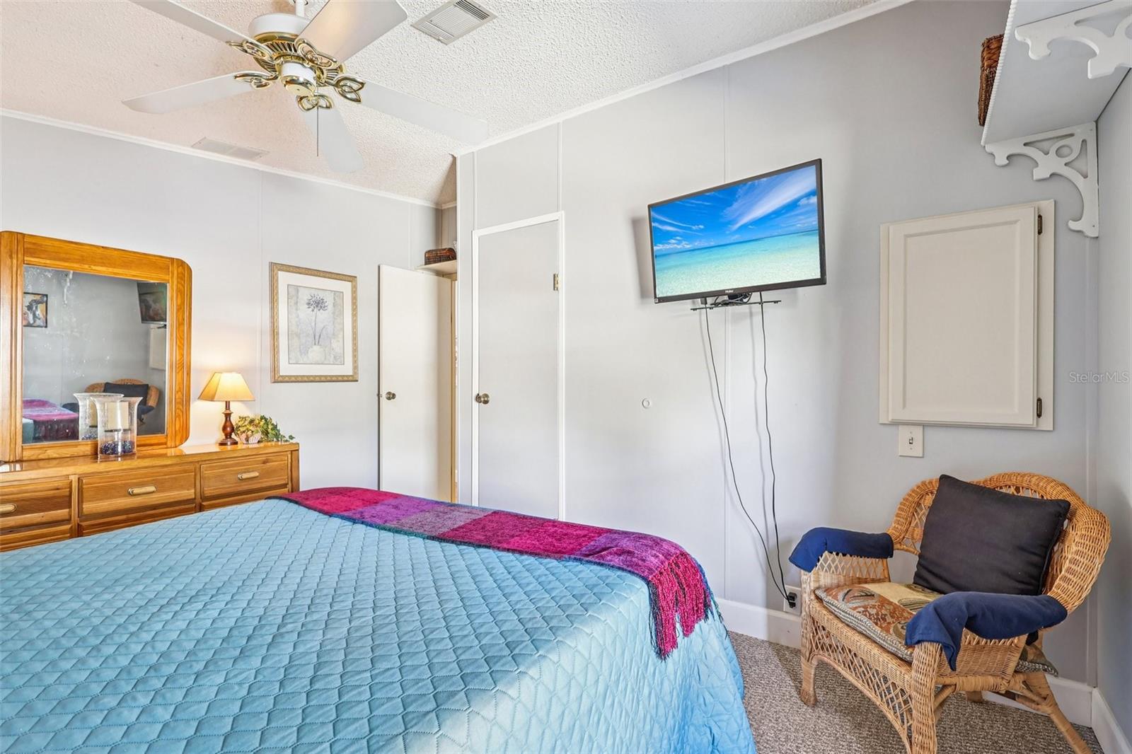 Image 21 of 38 For 176 Florence Boulevard