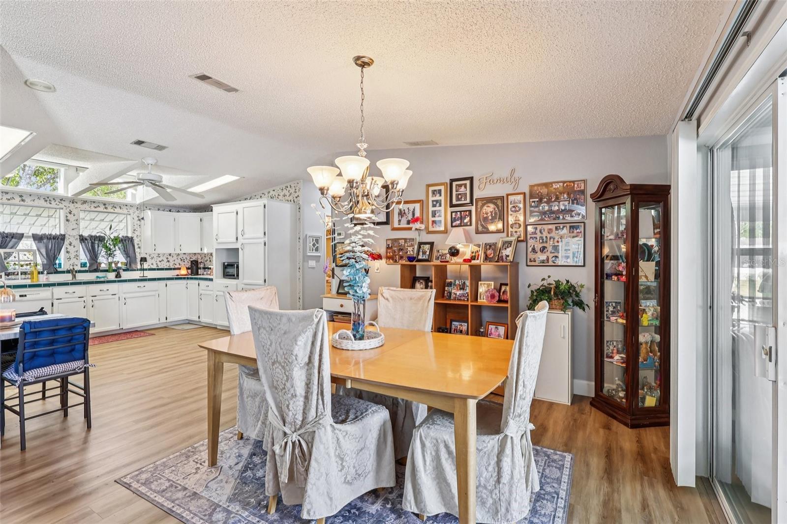 Image 6 of 38 For 176 Florence Boulevard