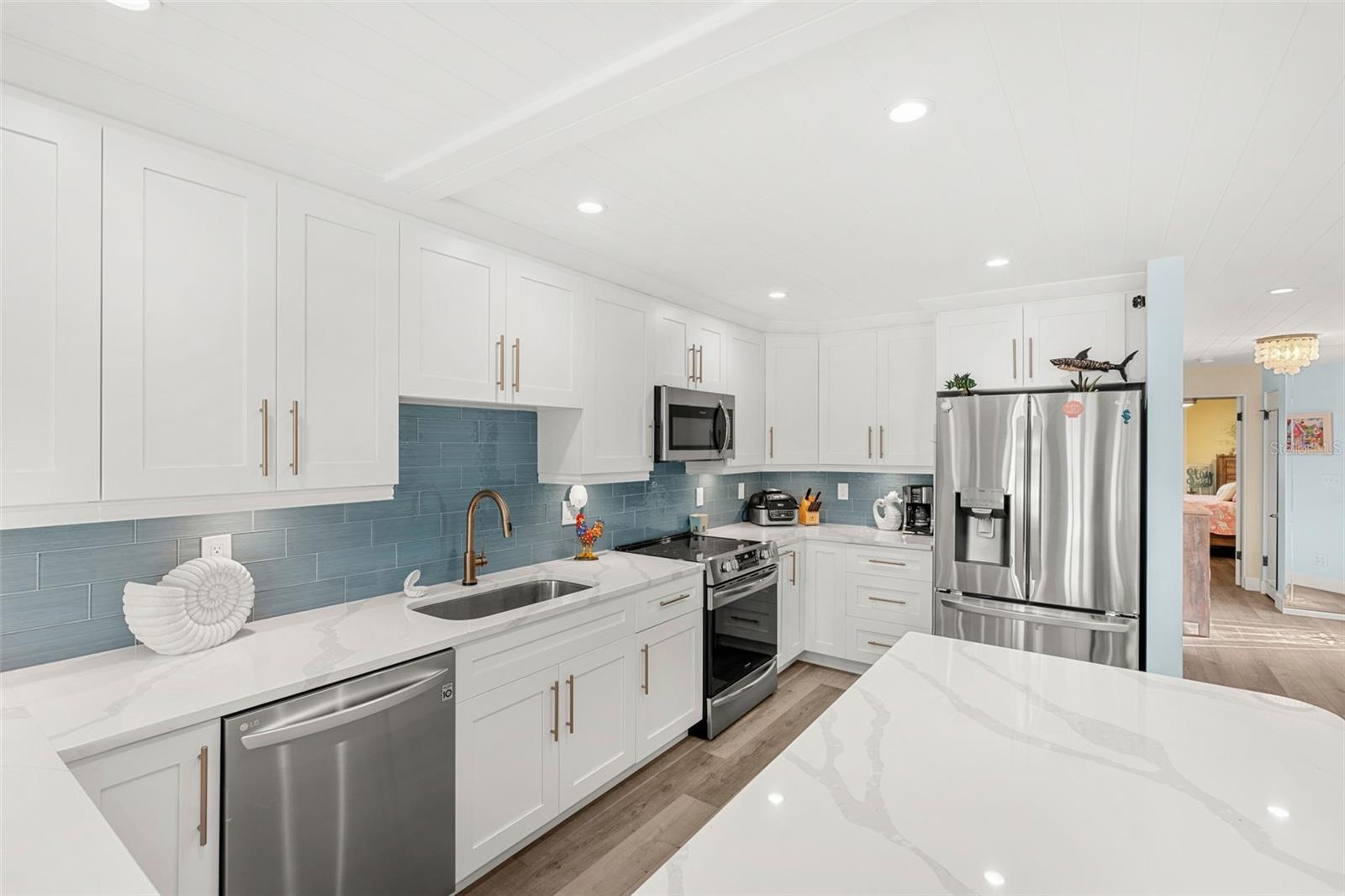 Image 15 of 70 For 534 Pinellas Bayway S 201