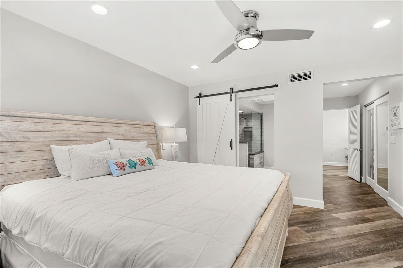 Image 28 of 70 For 534 Pinellas Bayway S 201