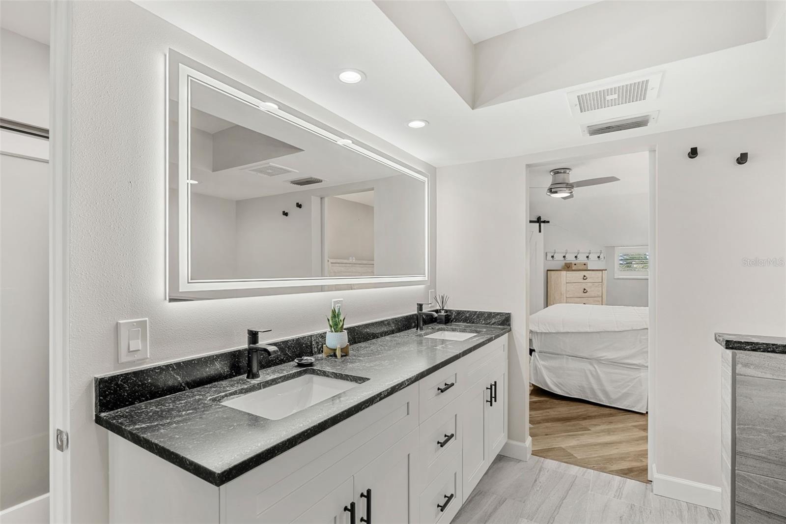 Image 29 of 70 For 534 Pinellas Bayway S 201