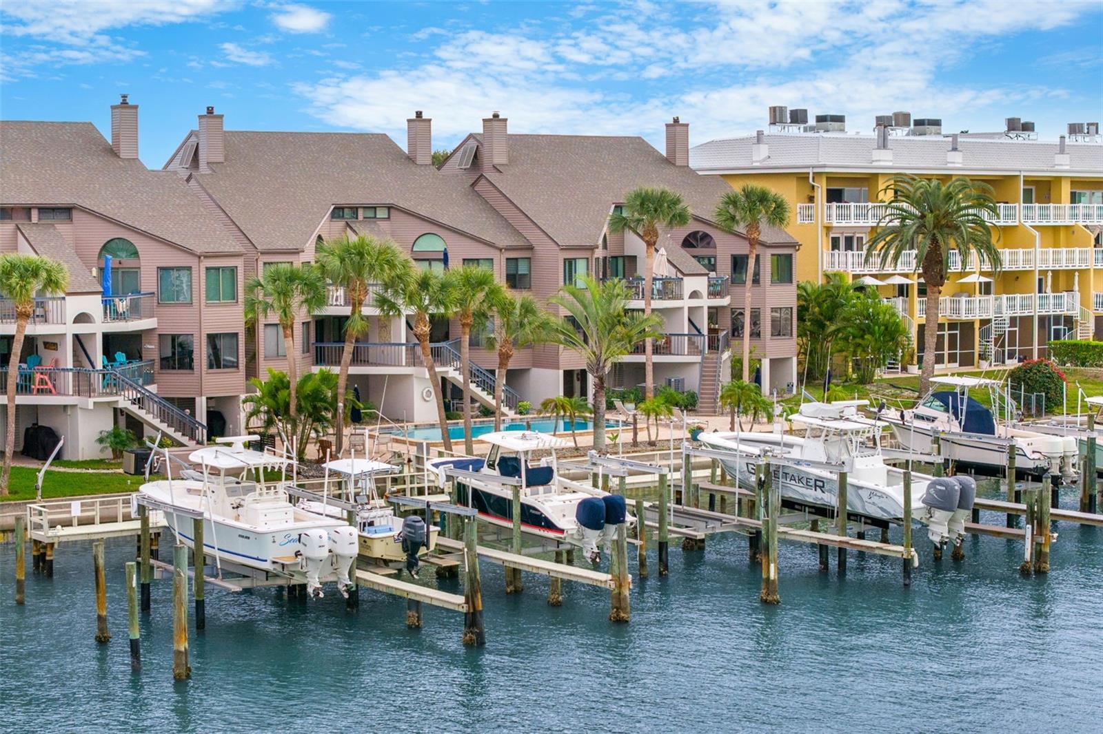 Image 3 of 70 For 534 Pinellas Bayway S 201