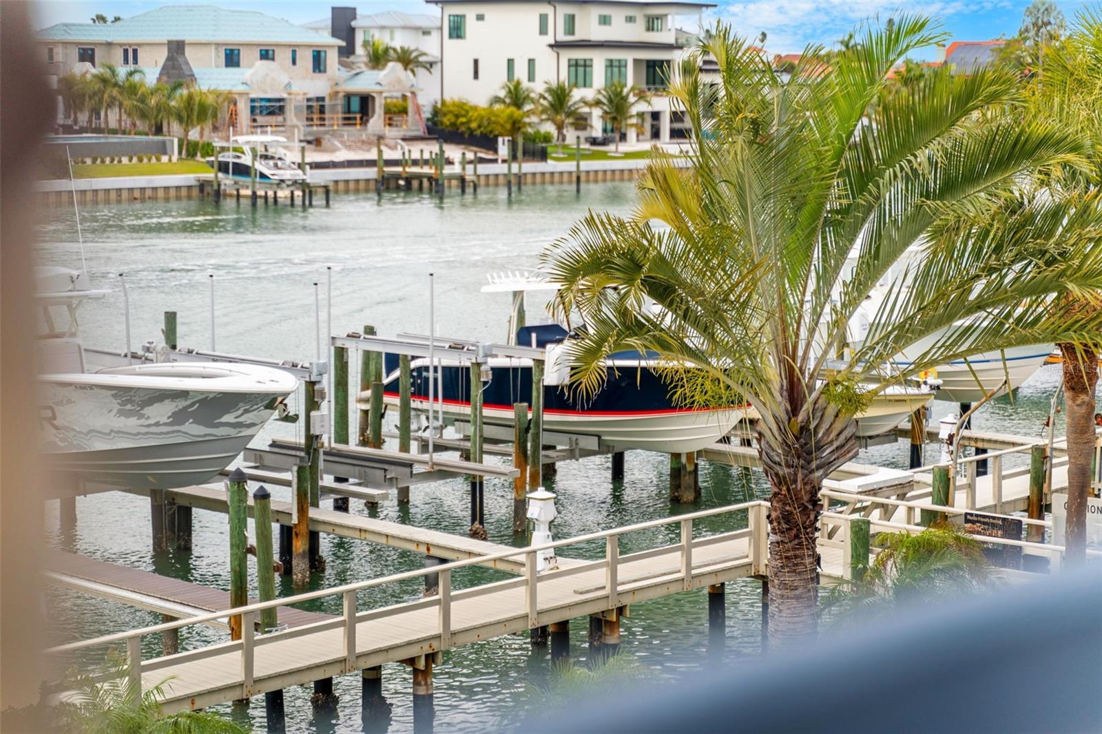 Image 40 of 70 For 534 Pinellas Bayway S 201