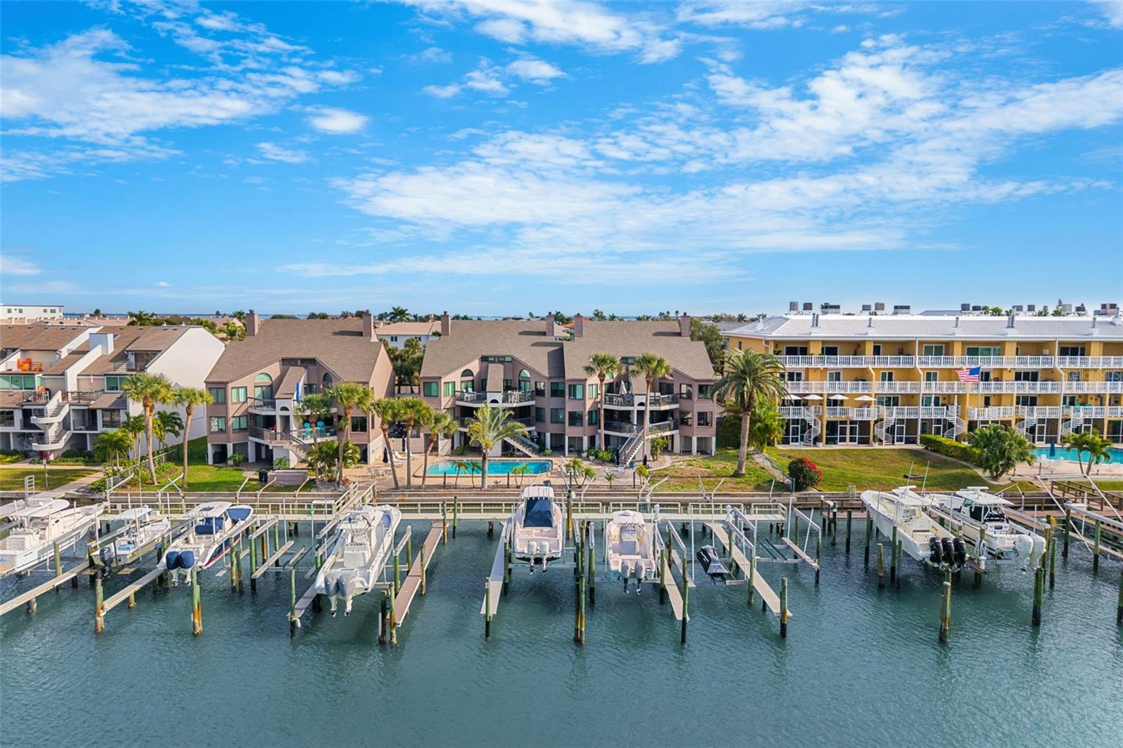 Image 42 of 70 For 534 Pinellas Bayway S 201