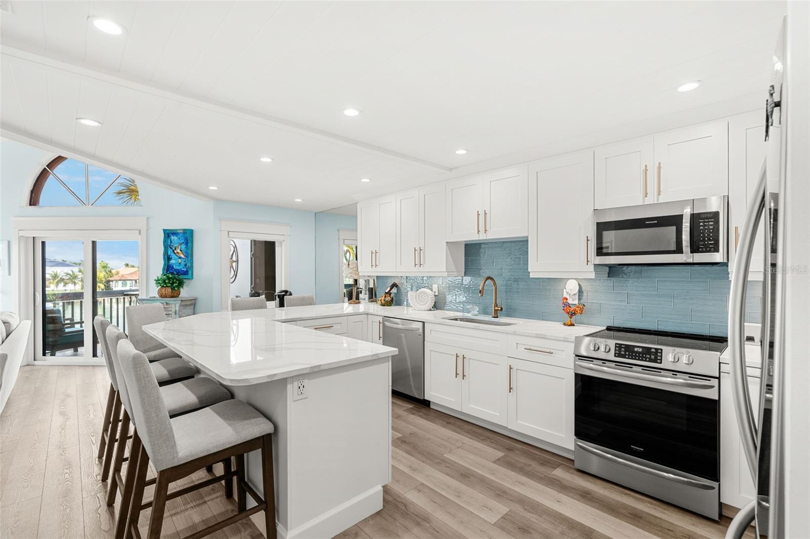 Image 8 of 70 For 534 Pinellas Bayway S 201