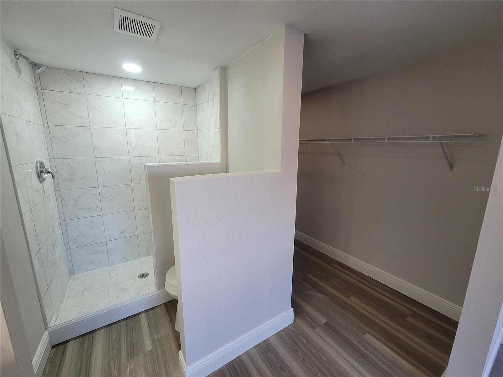 Image 32 of 46 For 1160 Calle Del Norte  A