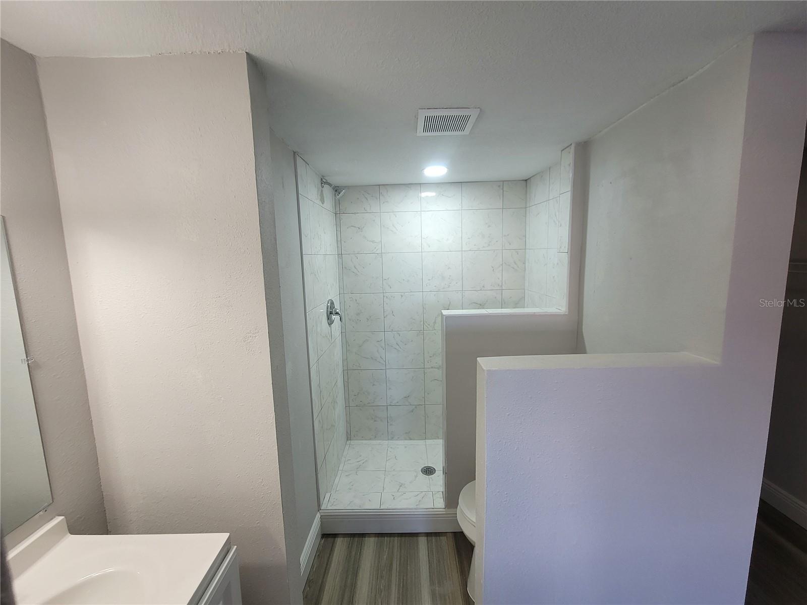 Image 33 of 46 For 1160 Calle Del Norte  A