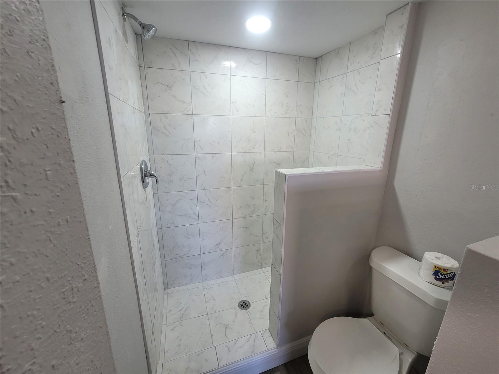 Image 34 of 46 For 1160 Calle Del Norte  A