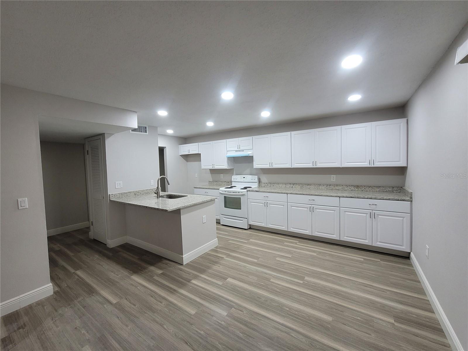 Image 5 of 46 For 1160 Calle Del Norte  A