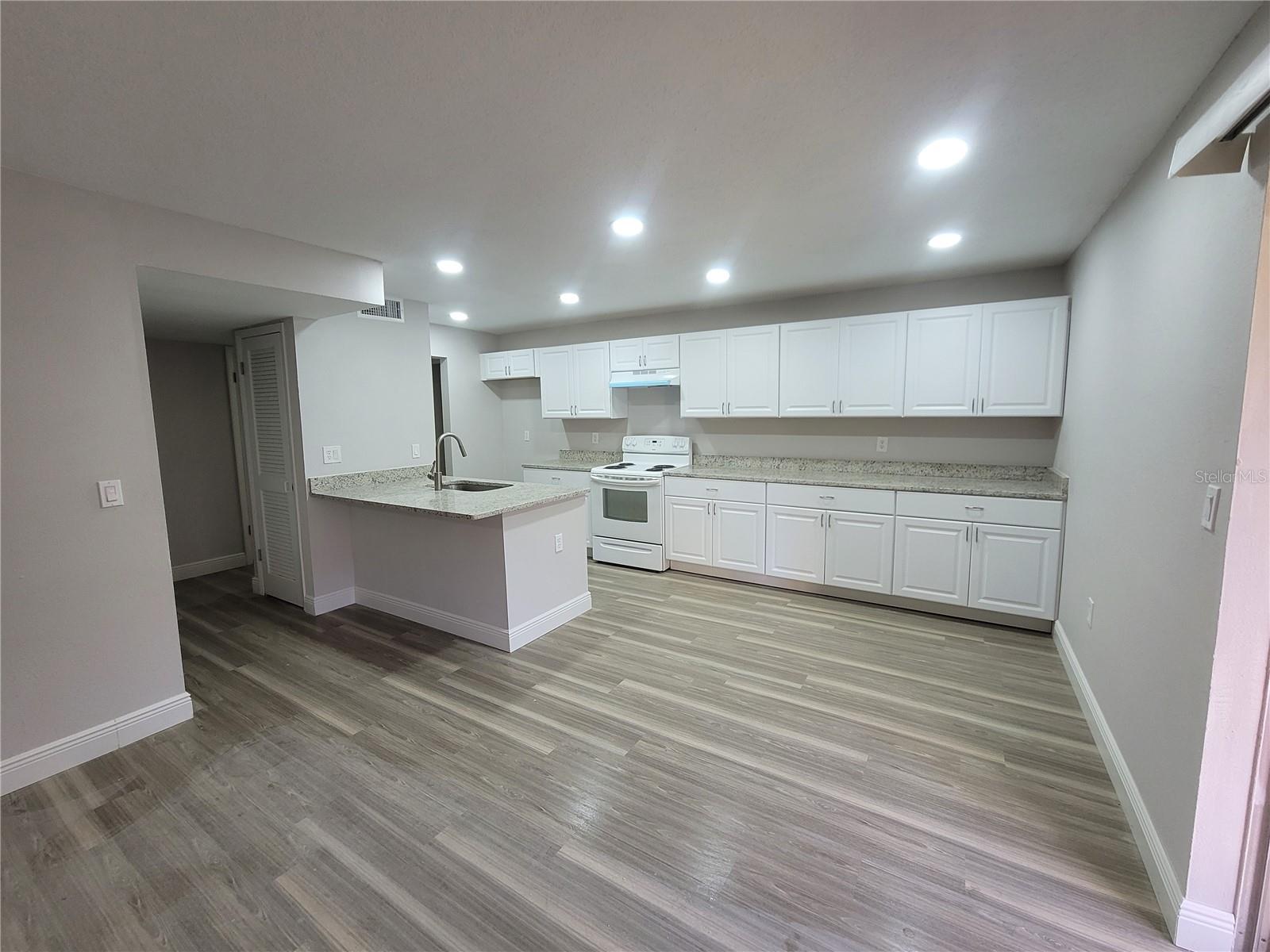 Image 6 of 46 For 1160 Calle Del Norte  A