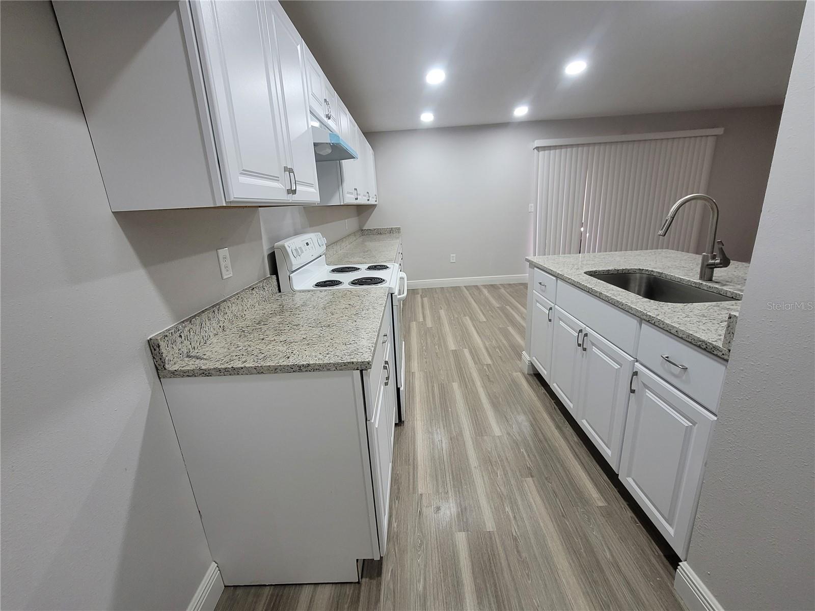 Image 7 of 46 For 1160 Calle Del Norte  A