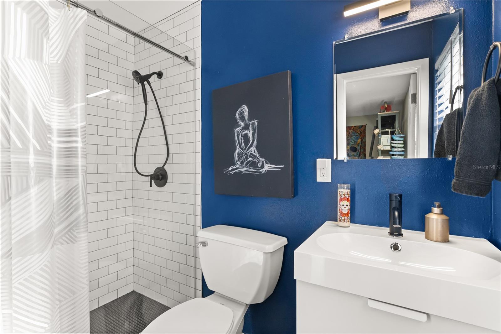 Image 14 of 37 For 5611 Sheridan Road