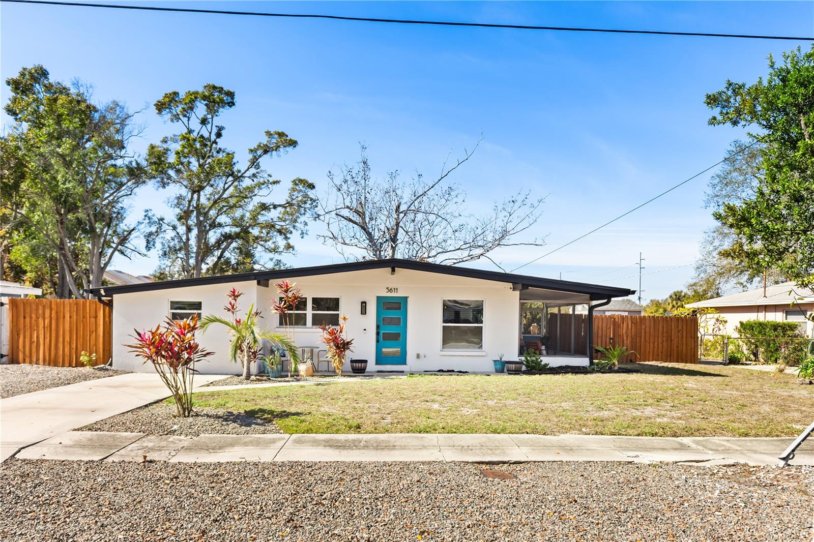 Image 2 of 37 For 5611 Sheridan Road