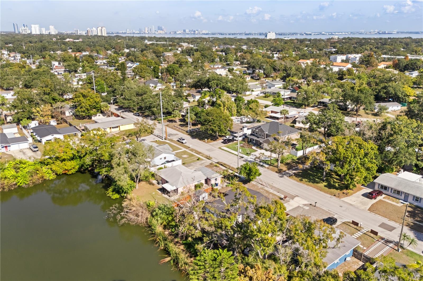 Image 35 of 37 For 5611 Sheridan Road