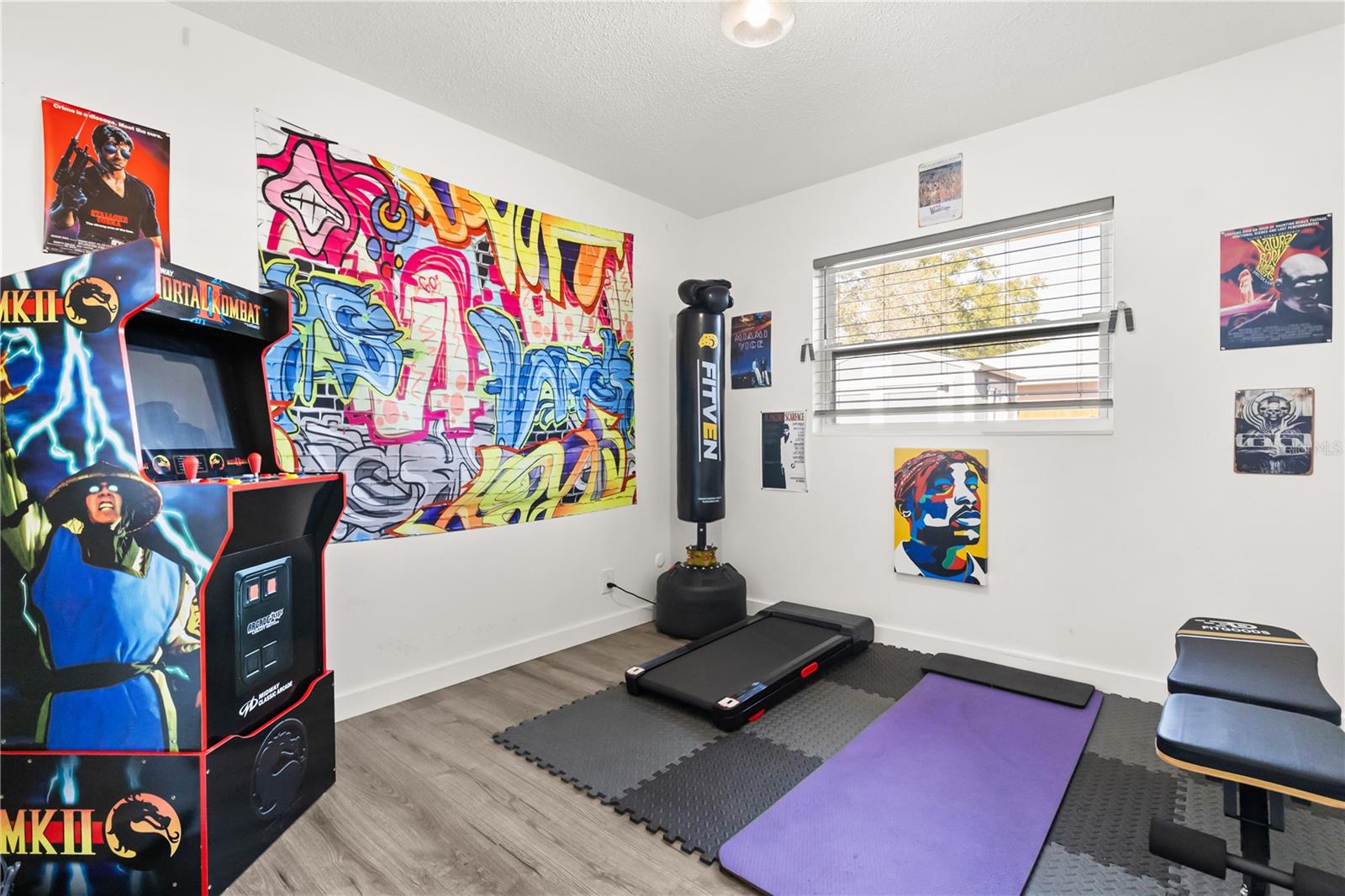 Image 9 of 37 For 5611 Sheridan Road