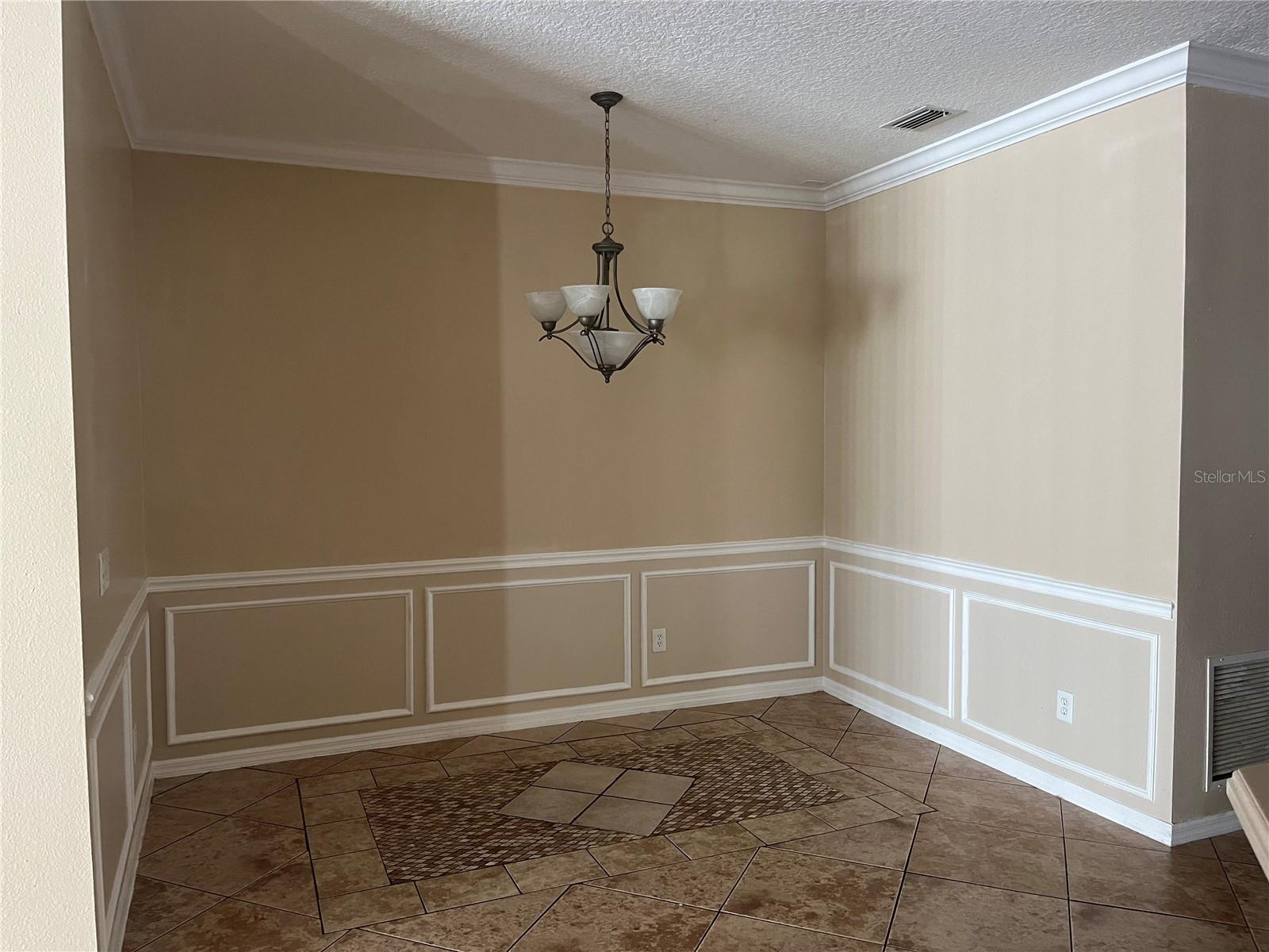 Image 3 of 7 For 2183 Beardsley Dr