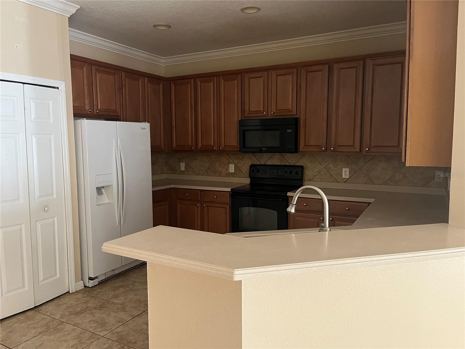 Image 4 of 7 For 2183 Beardsley Dr