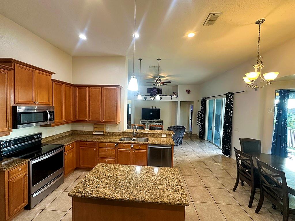 Image 14 of 15 For 728 Longford Loop