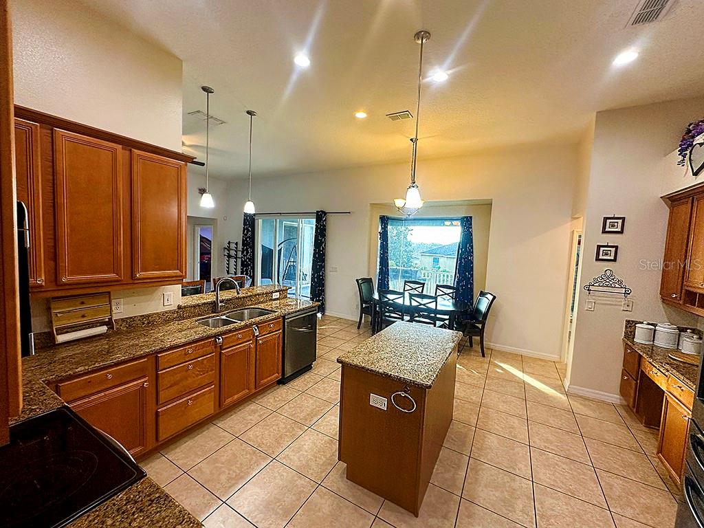 Image 6 of 15 For 728 Longford Loop