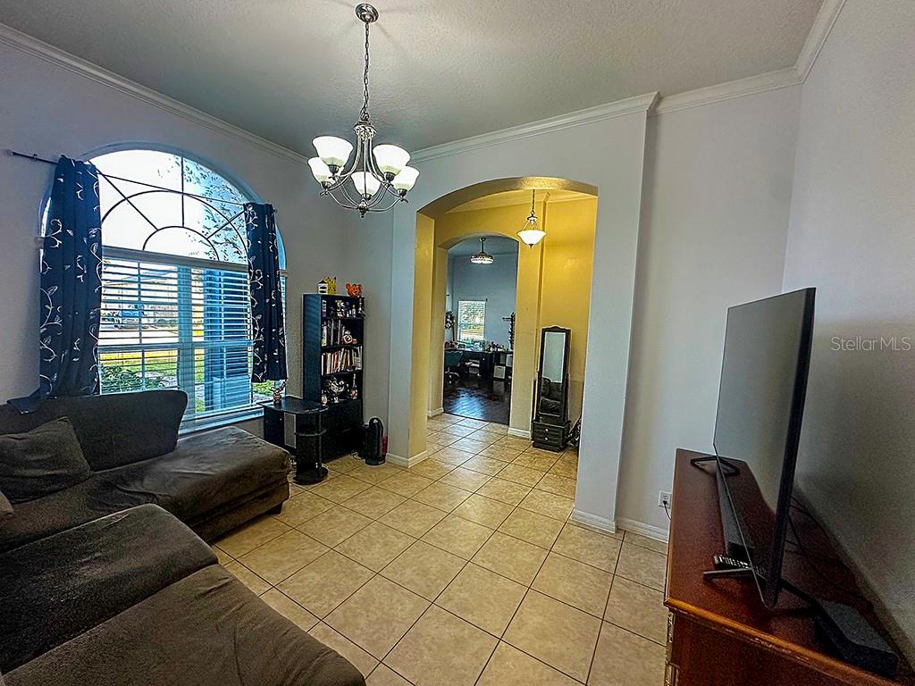 Image 7 of 15 For 728 Longford Loop