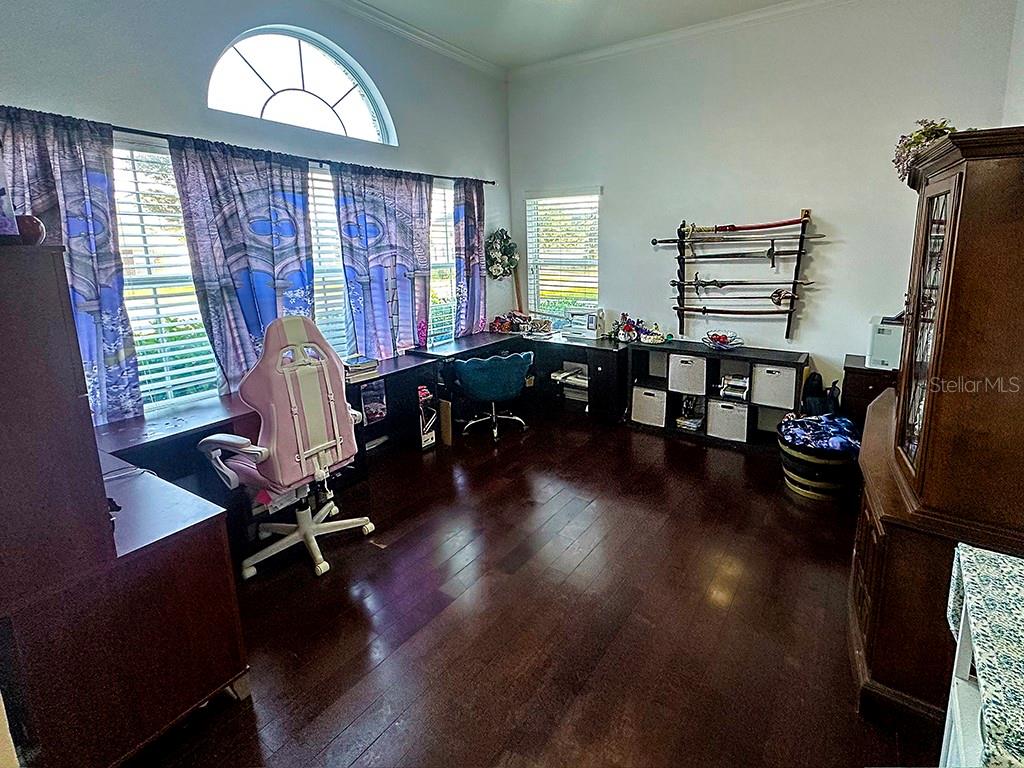 Image 8 of 15 For 728 Longford Loop