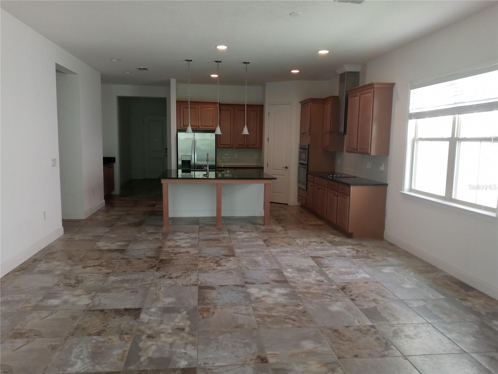 Image 4 of 37 For 9894 Mere Parkway