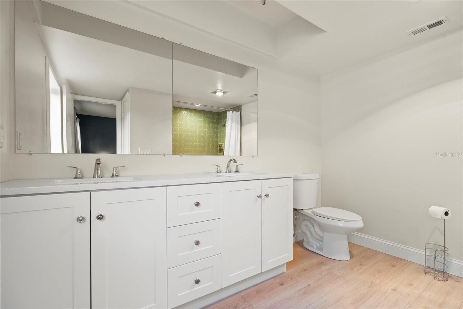 Image 13 of 31 For 5548 Kingswood Drive