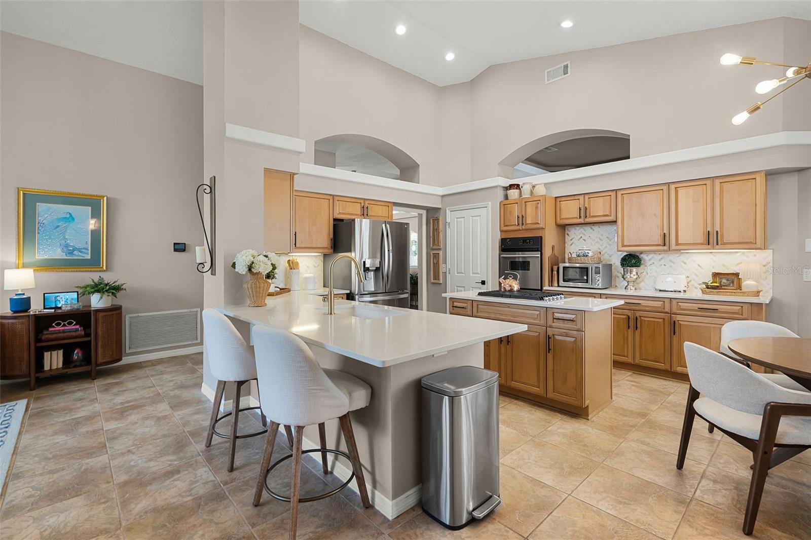 Image 16 of 78 For 174 Promenade Circle