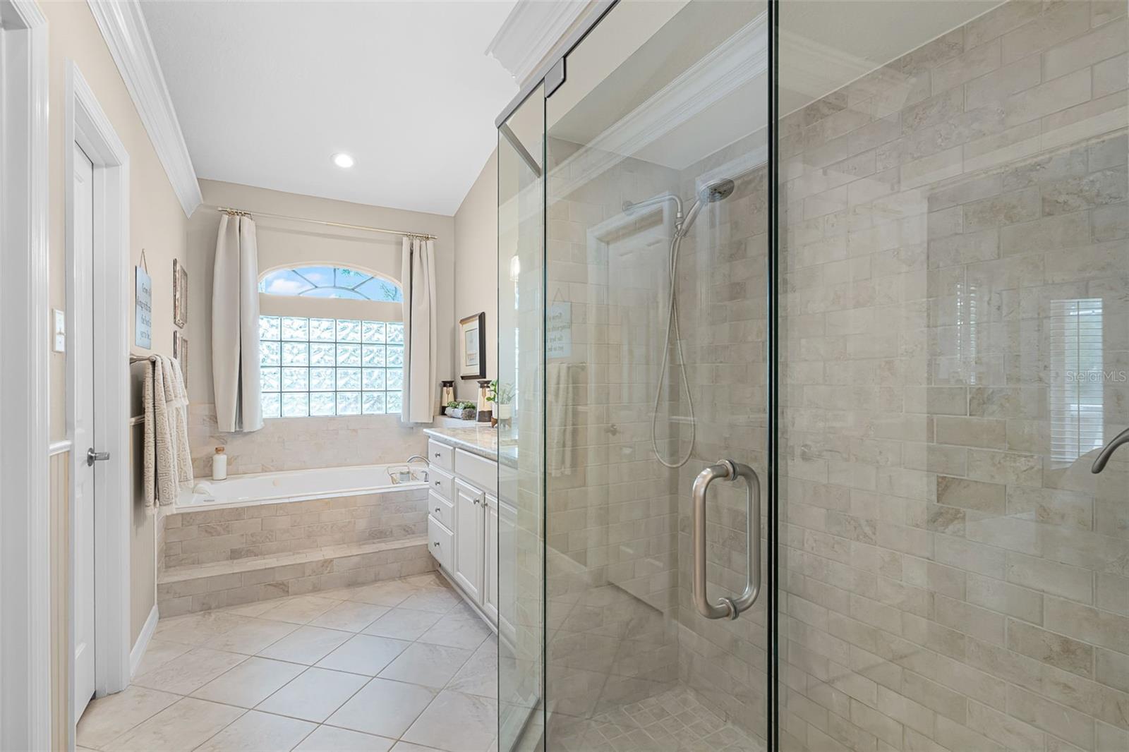 Image 31 of 78 For 174 Promenade Circle