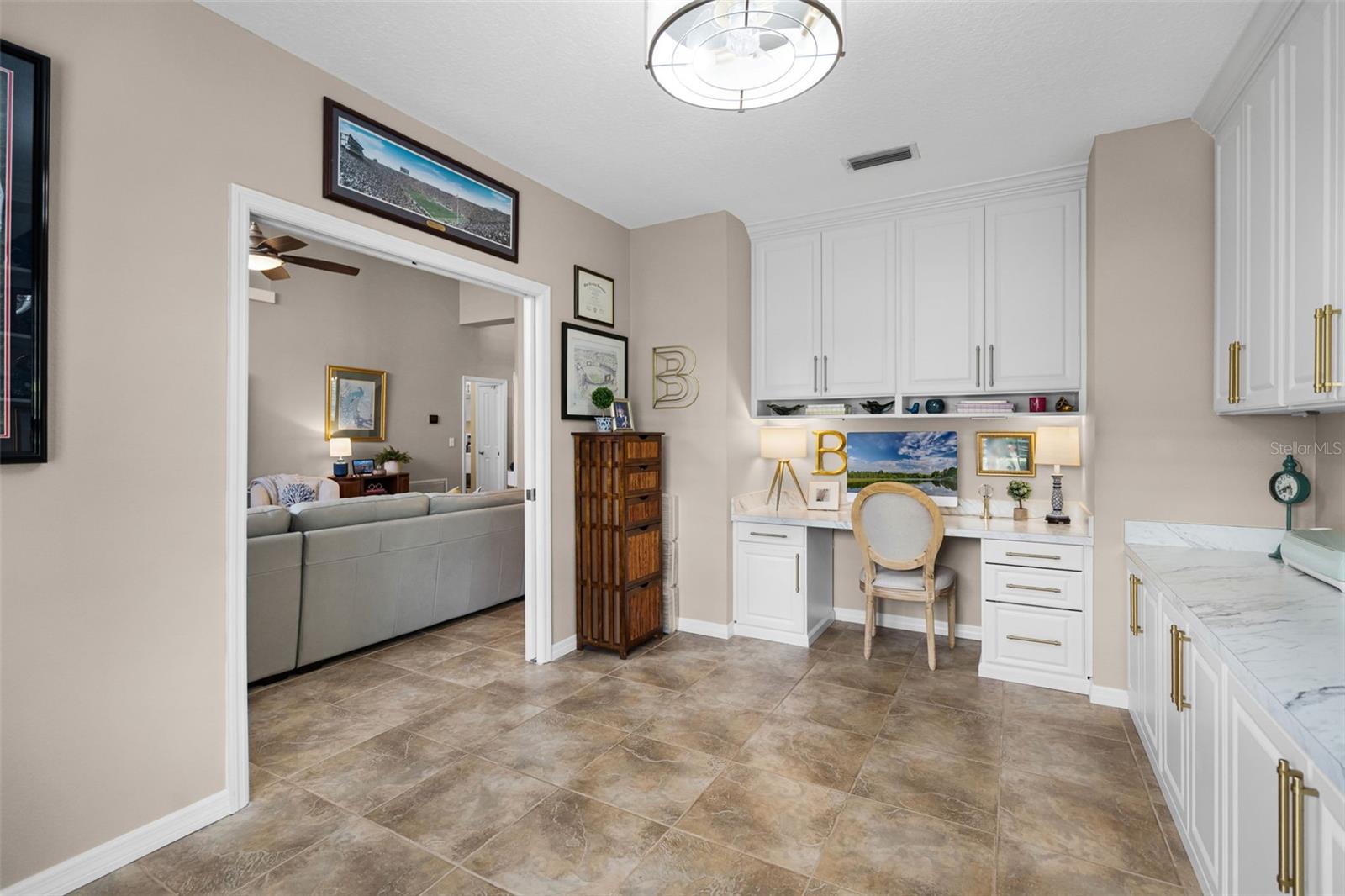 Image 42 of 78 For 174 Promenade Circle