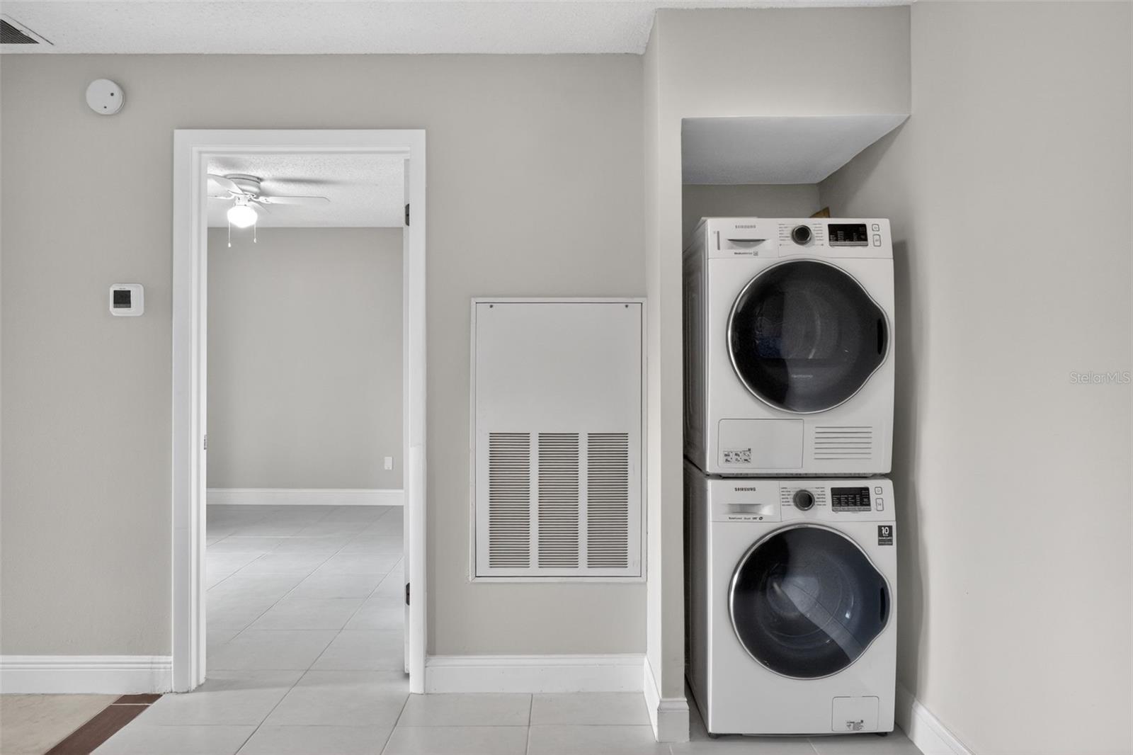 Image 16 of 19 For 727 Sugar Bay Way 213