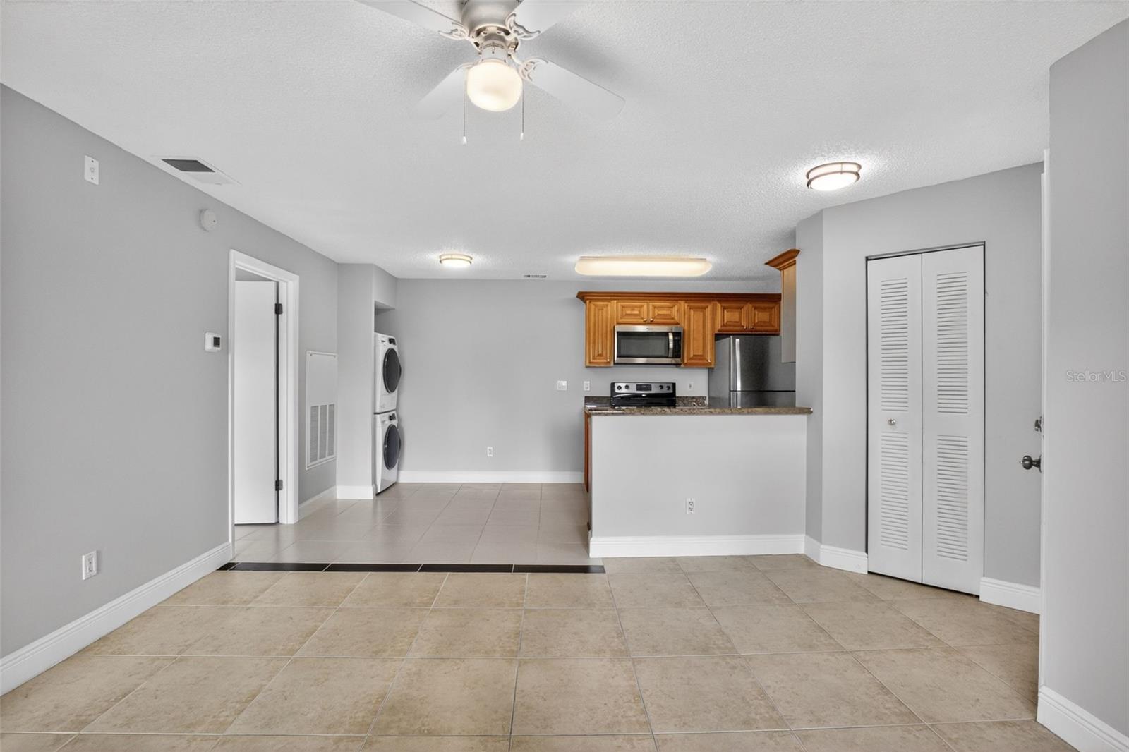 Image 8 of 19 For 727 Sugar Bay Way 213