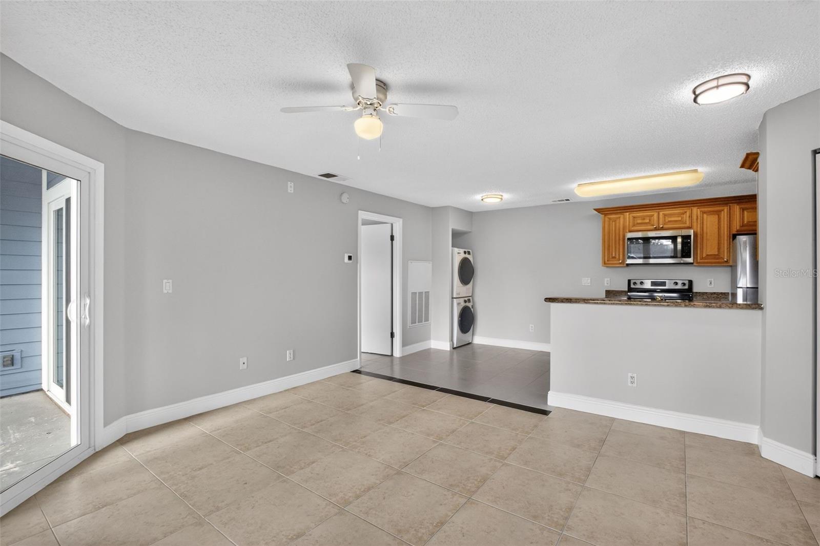 Image 9 of 19 For 727 Sugar Bay Way 213