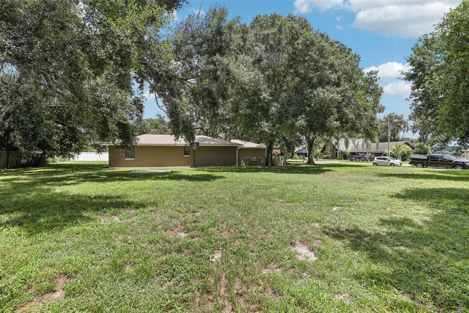 Image 18 of 21 For 547 Somerset Drive