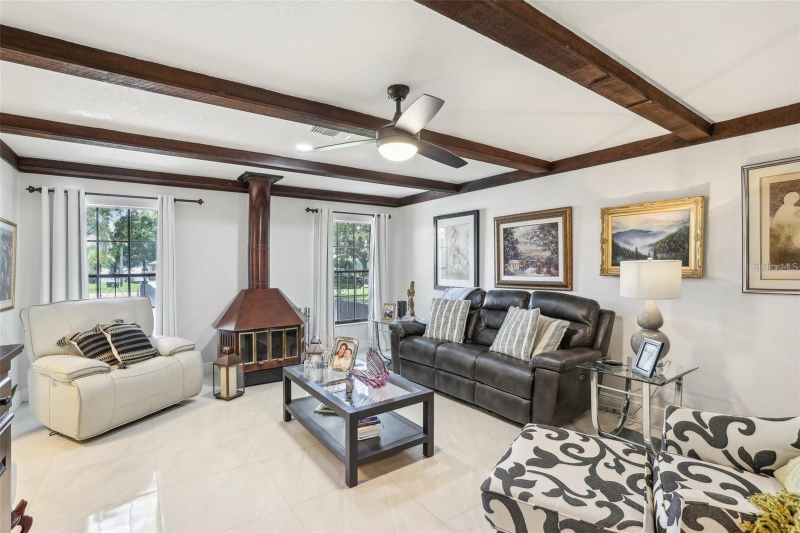 Image 3 of 21 For 547 Somerset Drive