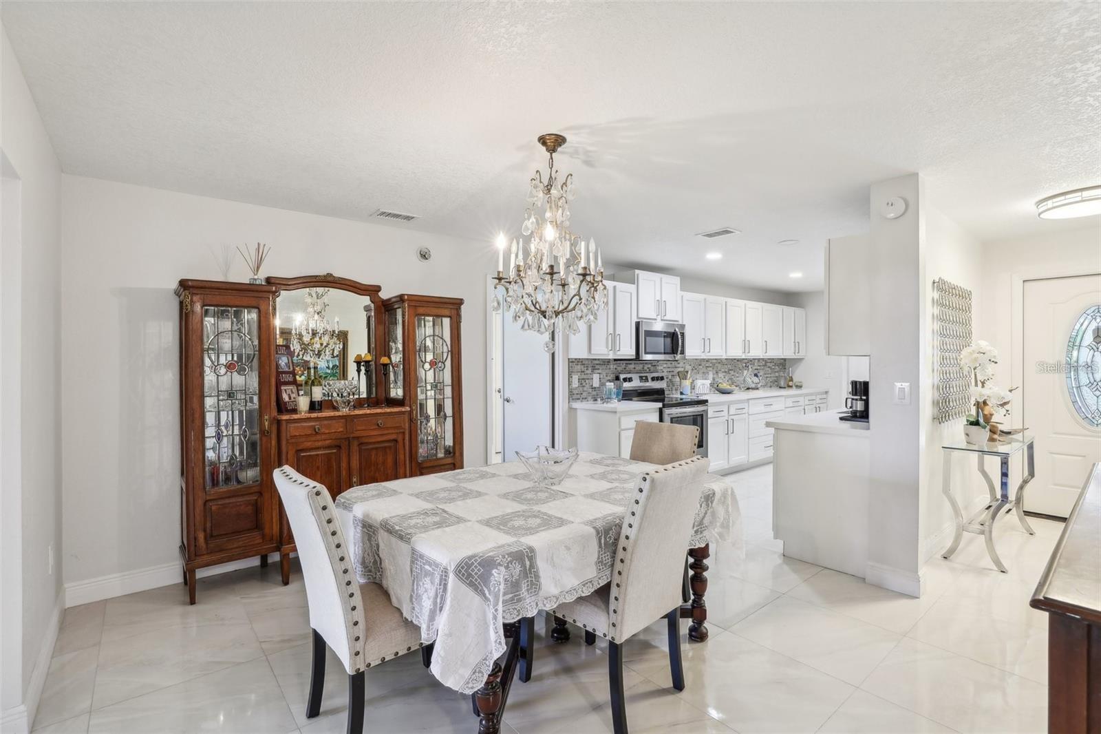 Image 4 of 21 For 547 Somerset Drive