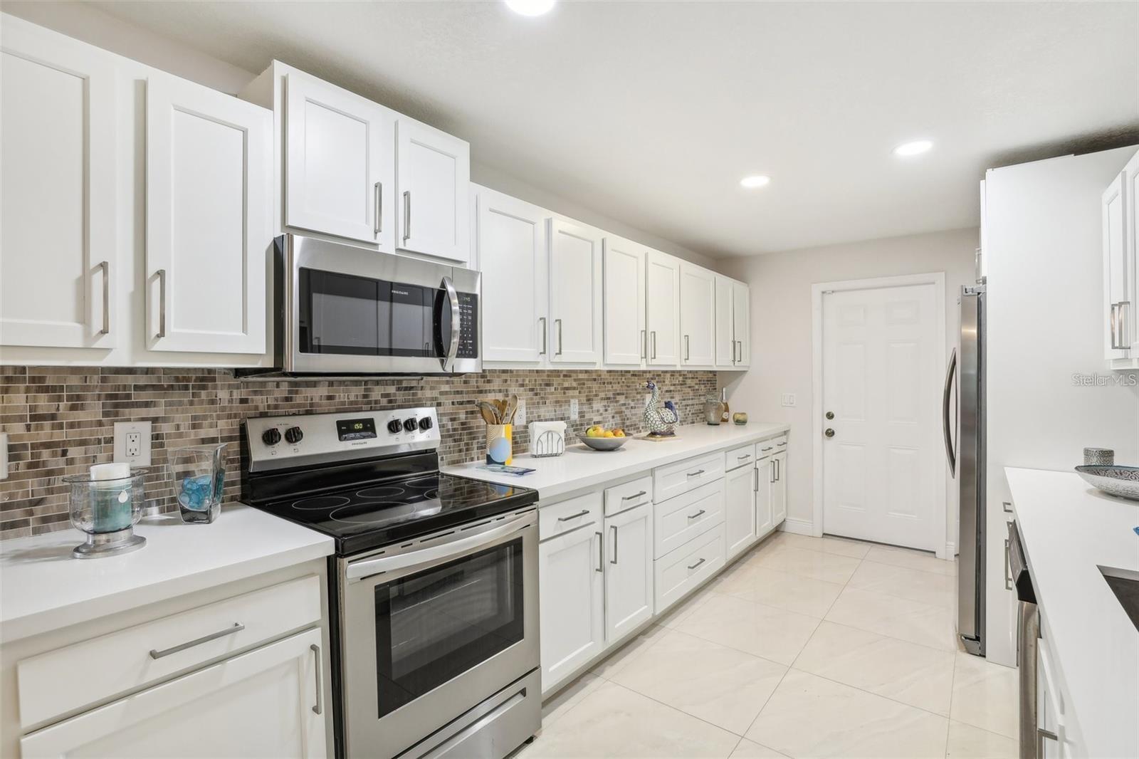 Image 7 of 21 For 547 Somerset Drive