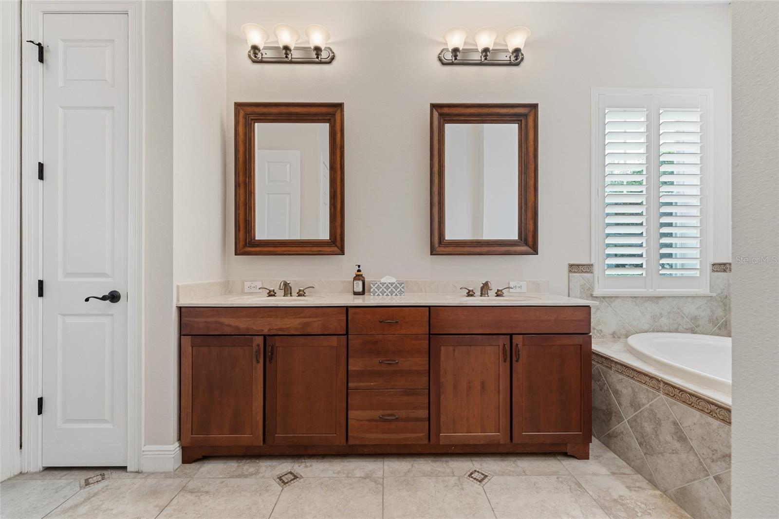 Image 39 of 78 For 1027 Juel Street