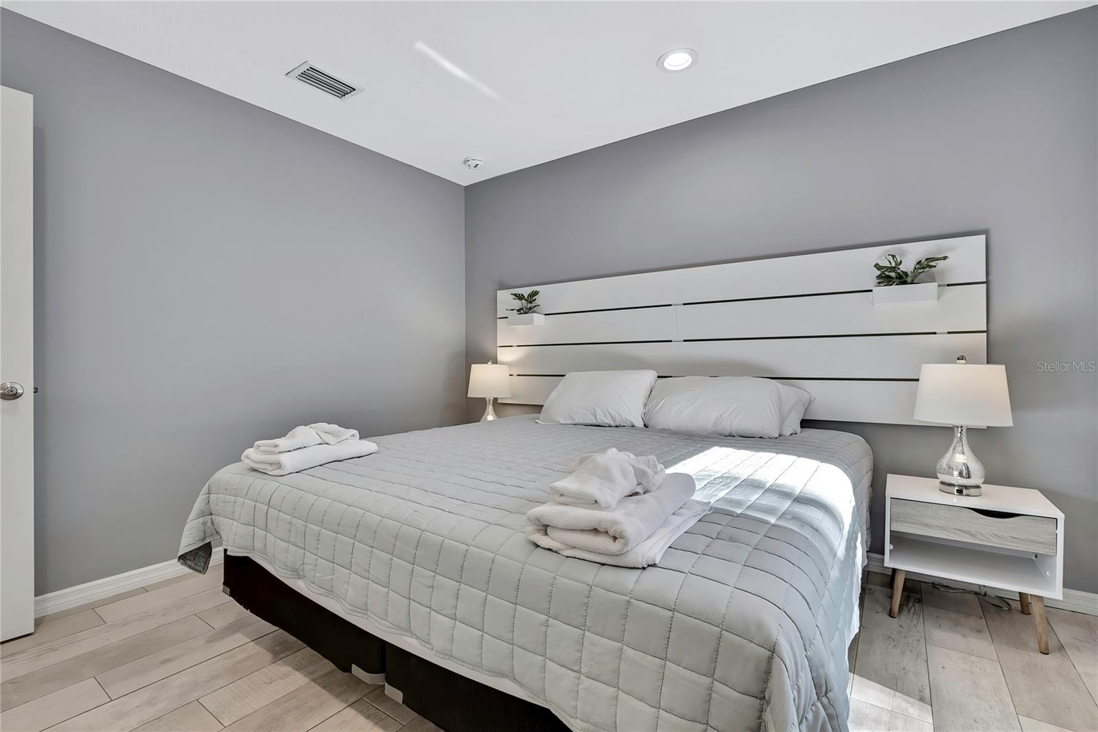 Image 18 of 26 For 10627 Tartan Point