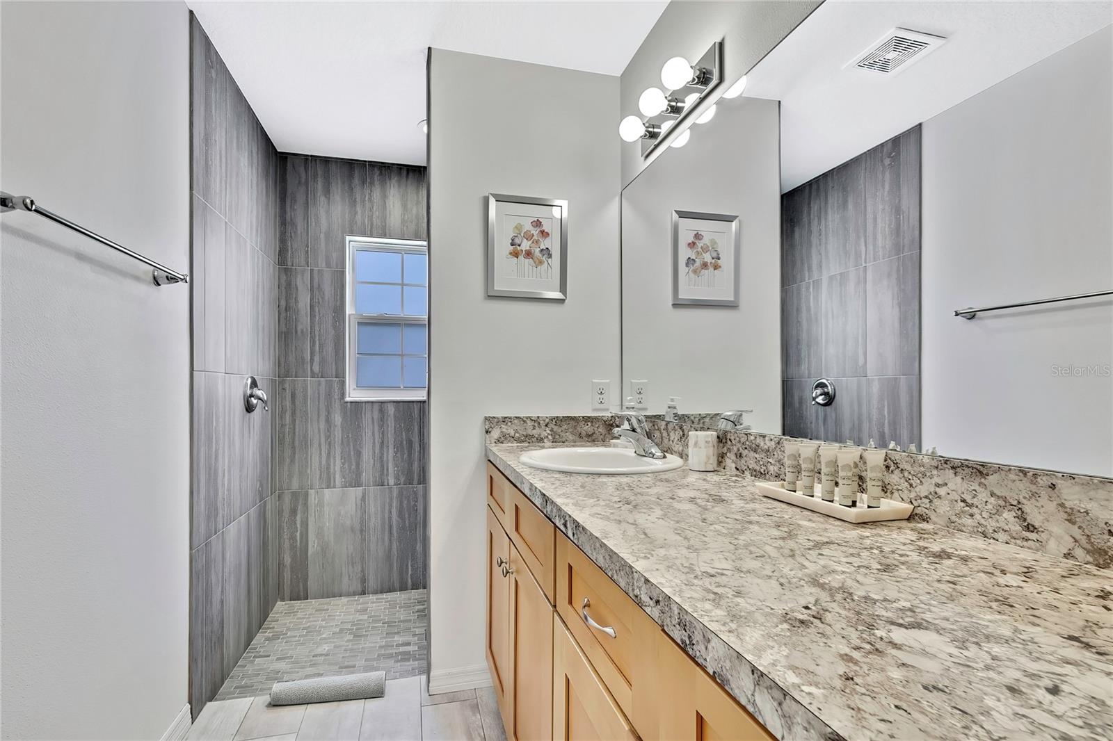 Image 19 of 26 For 10627 Tartan Point