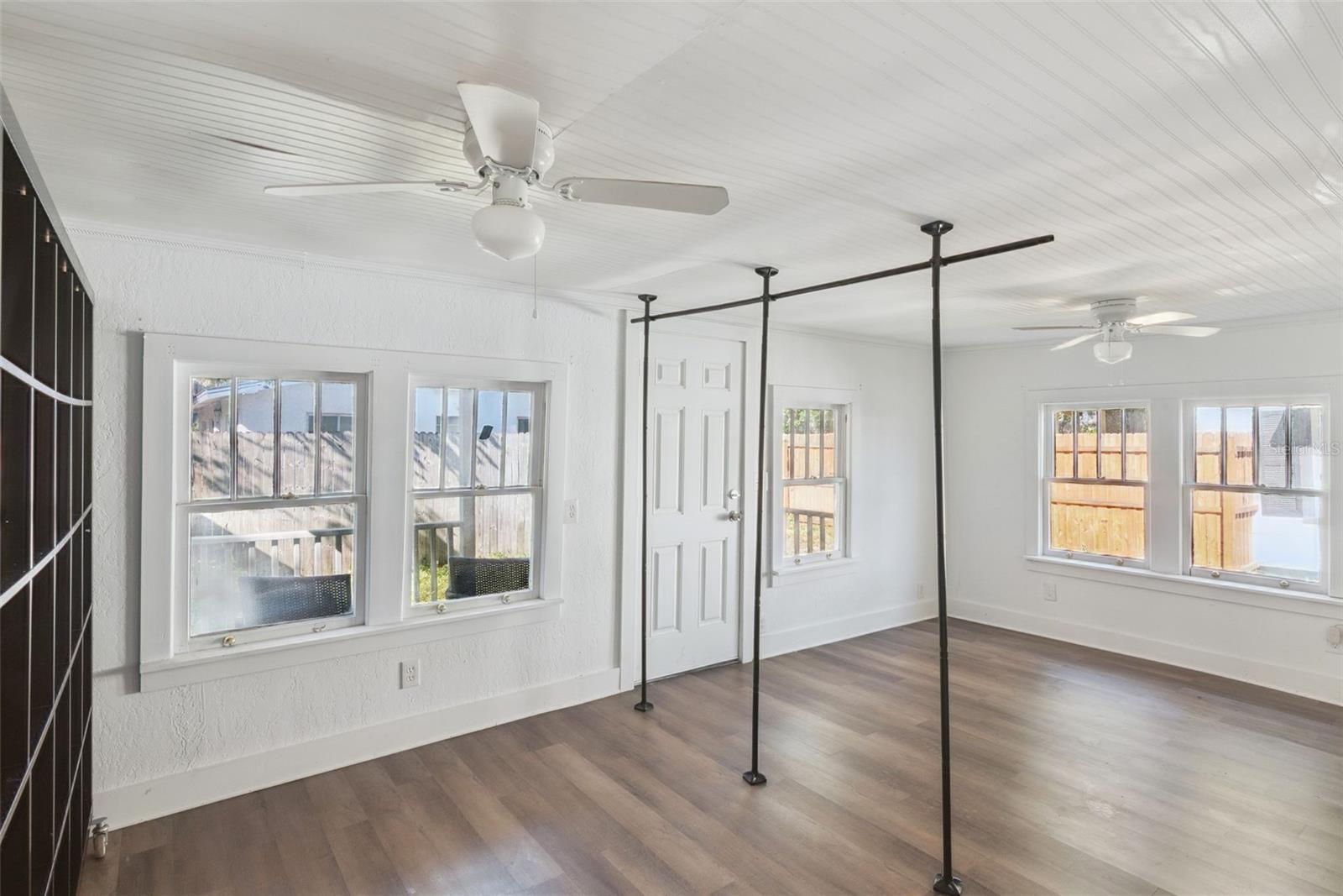 Image 13 of 36 For 1015 Ohio Avenue