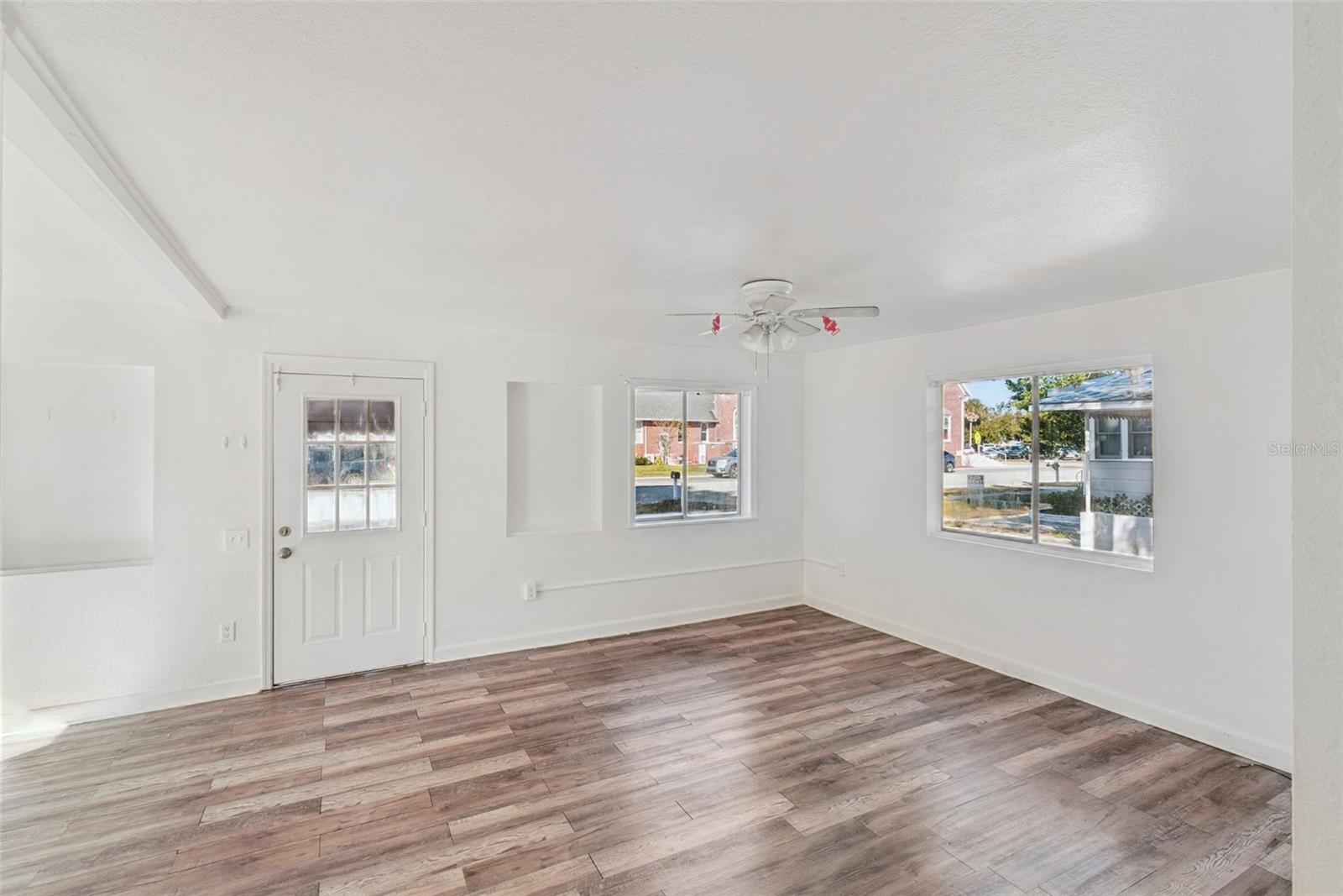 Image 16 of 36 For 1015 Ohio Avenue