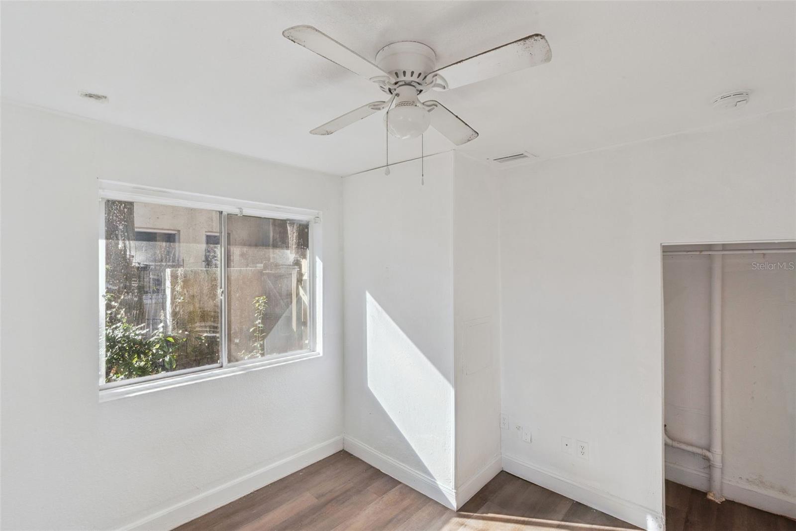 Image 18 of 36 For 1015 Ohio Avenue