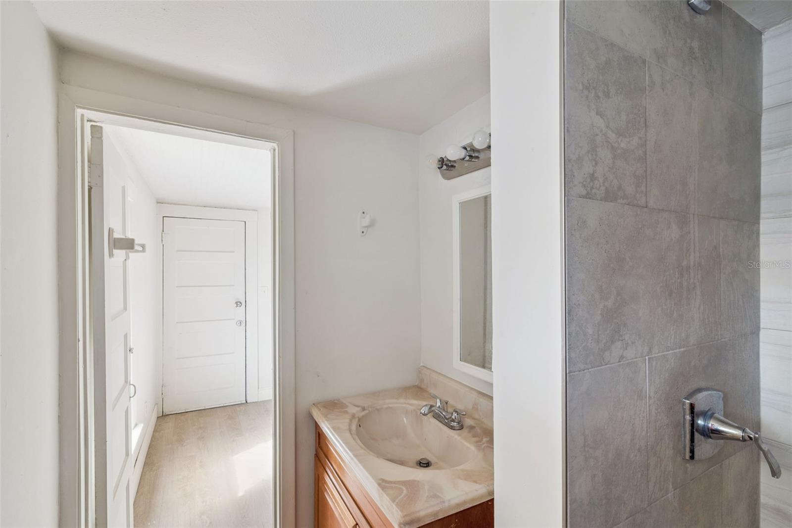 Image 22 of 36 For 1015 Ohio Avenue