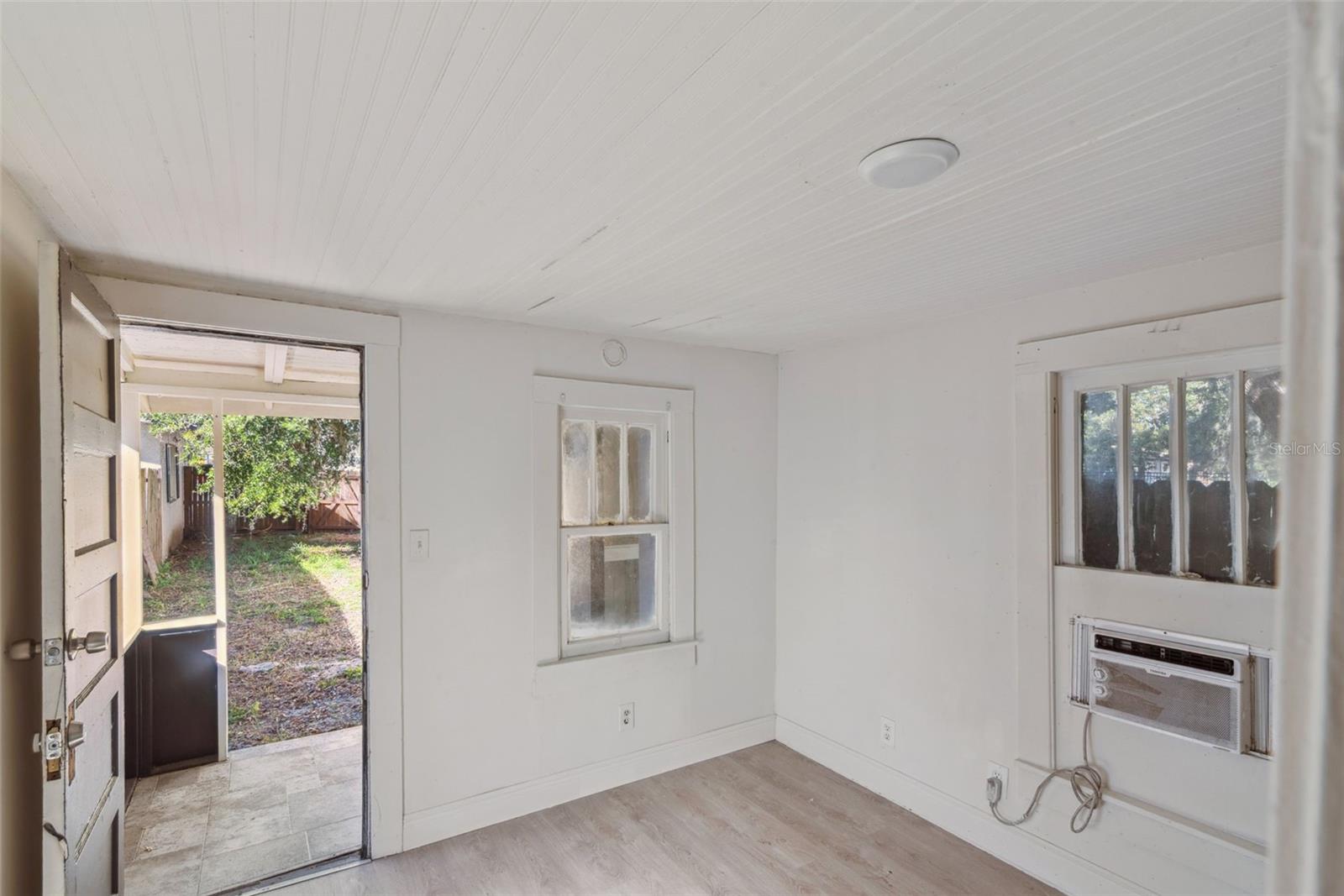 Image 25 of 36 For 1015 Ohio Avenue